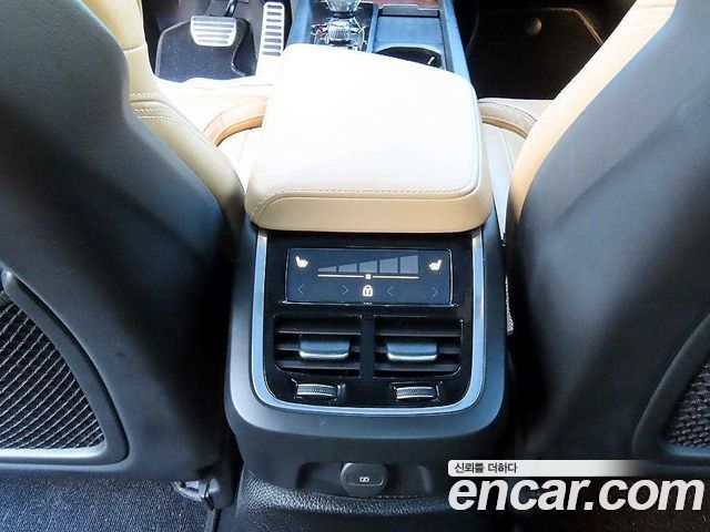 Volvo S60 2021 — photo 19