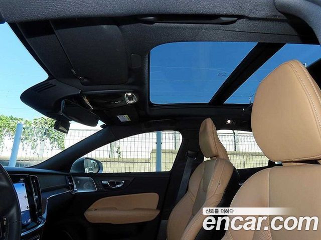 Volvo S60 2021 — photo 20