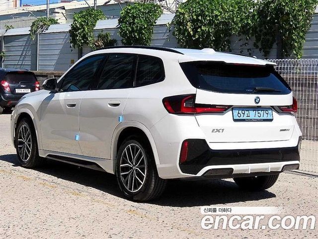 BMW iX1 2026 — photo 2
