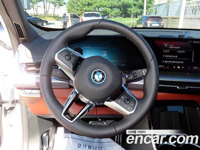 BMW iX1 2026 — photo 12