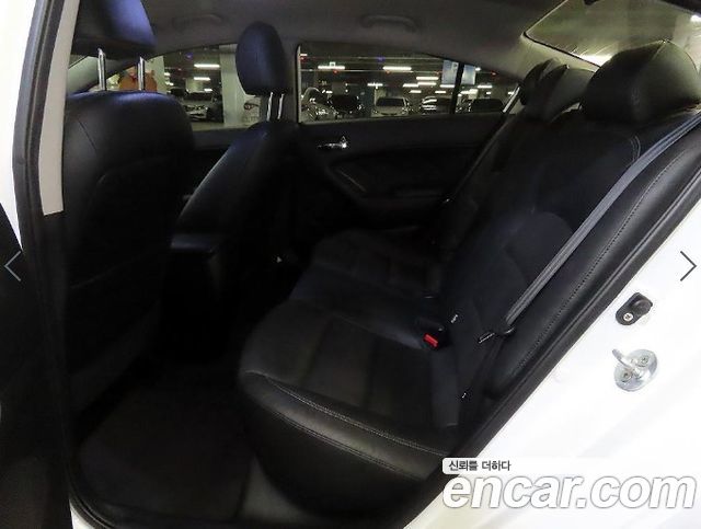 Kia K3 2013 — photo 7