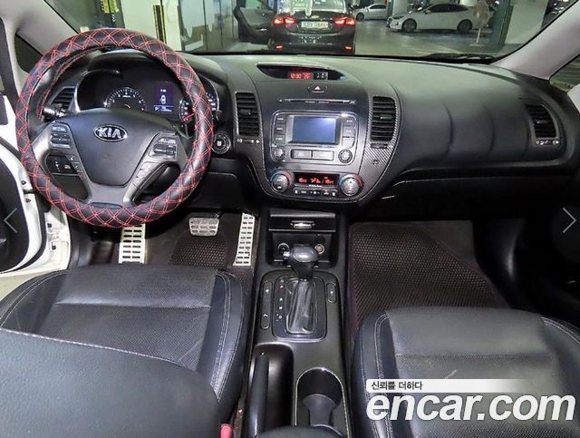 Kia K3 2013 — photo 10