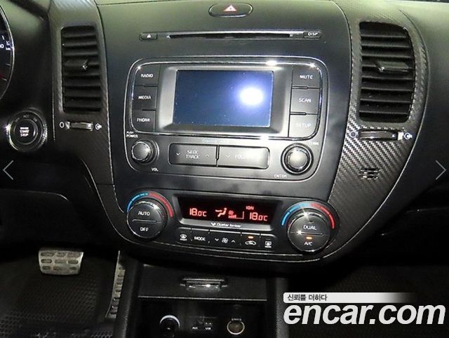 Kia K3 2013 — photo 11