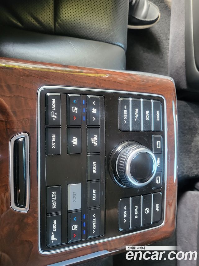 Hyundai Equus 2014 — photo 11