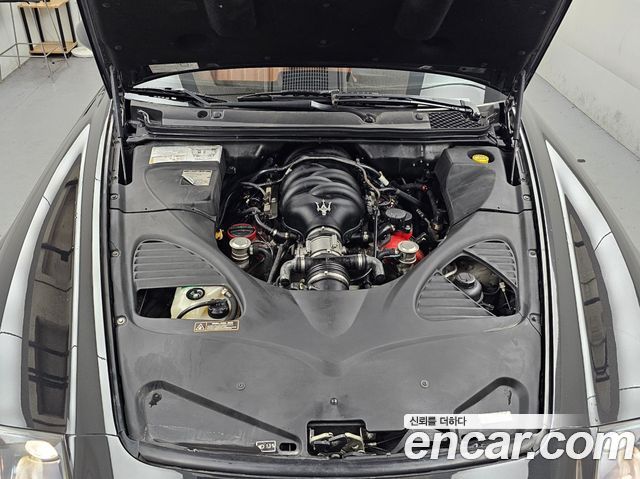 Maserati Quattroporte 2011 — photo 6