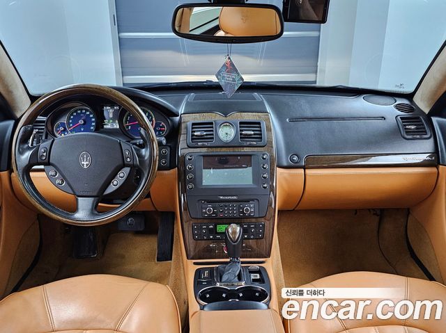 Maserati Quattroporte 2011 — photo 7