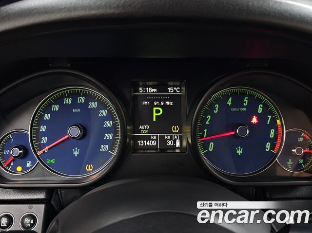 Maserati Quattroporte 2011 — photo 8