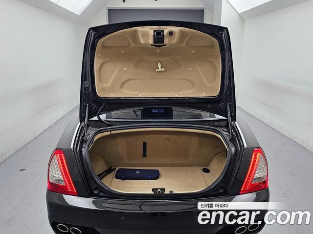 Maserati Quattroporte 2011 — photo 19