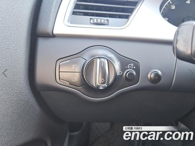 Audi A4 2012 — photo 12