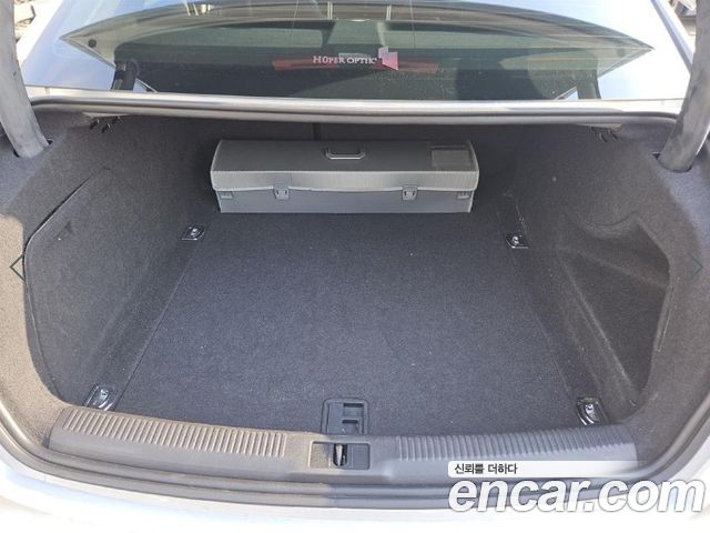 Audi A4 2012 — photo 19