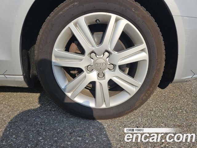 Audi A4 2012 — photo 20
