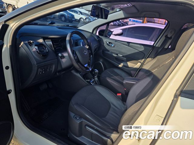 Renault Korea QM3 2017 — photo 14