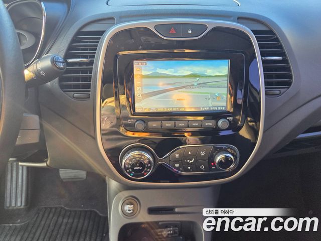 Renault Korea QM3 2017 — photo 16