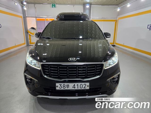 Kia Canival 2019 — photo 2