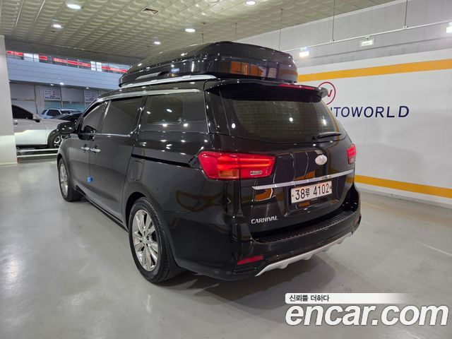 Kia Canival 2019 — photo 4