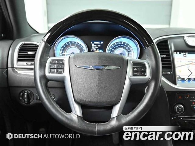 Chrysler 300C 2014 — photo 13