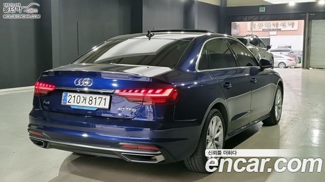 Audi A4 2023 — photo 2