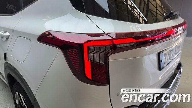 Kia Seltos 2023 — photo 9