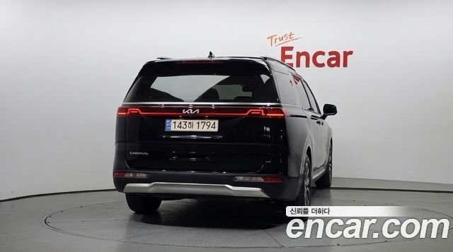 Kia Canival 2023 — photo 4