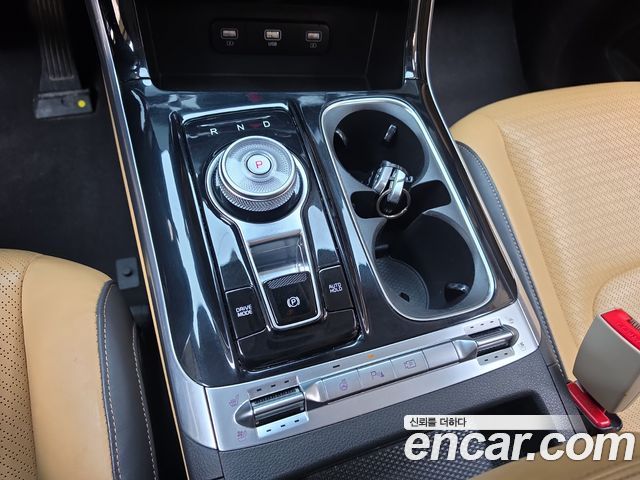 Kia Canival 2023 — photo 12