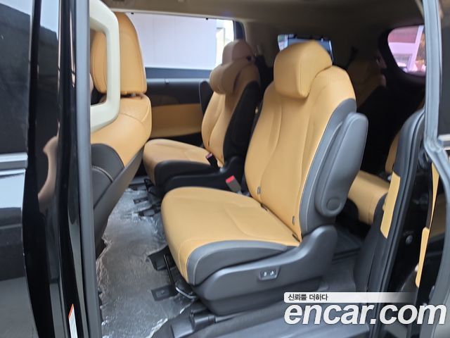 Kia Canival 2023 — photo 18