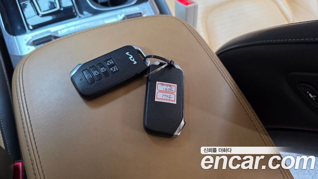 Kia Canival 2023 — photo 25