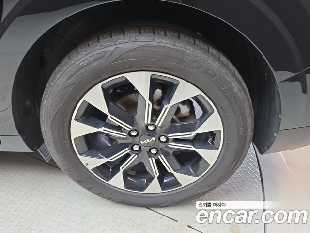 Kia Canival 2023 — photo 7