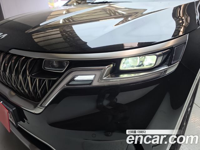 Kia Canival 2023 — photo 8