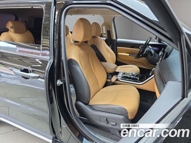 Kia Canival 2023 — photo 16