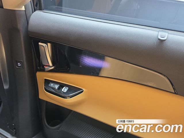 Kia Canival 2023 — photo 29