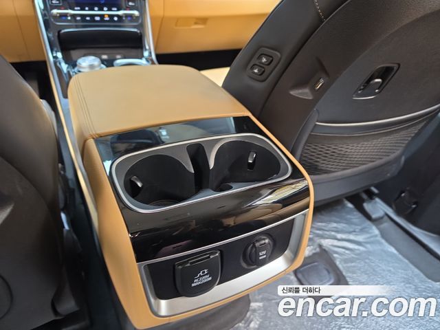Kia Canival 2023 — photo 31