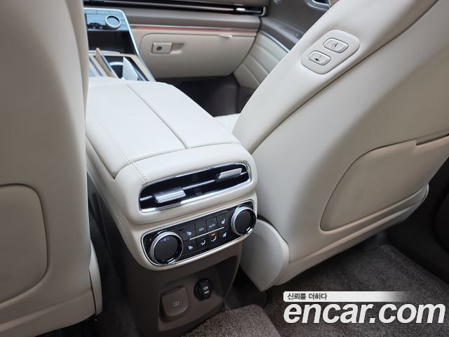 Genesis GV80 2022 — photo 31