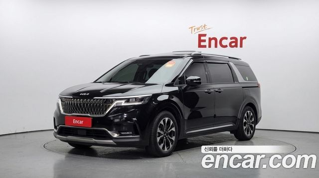 Kia Canival 2023 — photo 1