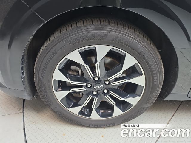 Kia Canival 2023 — photo 5