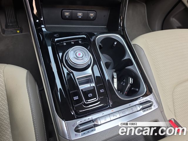 Kia Canival 2023 — photo 12
