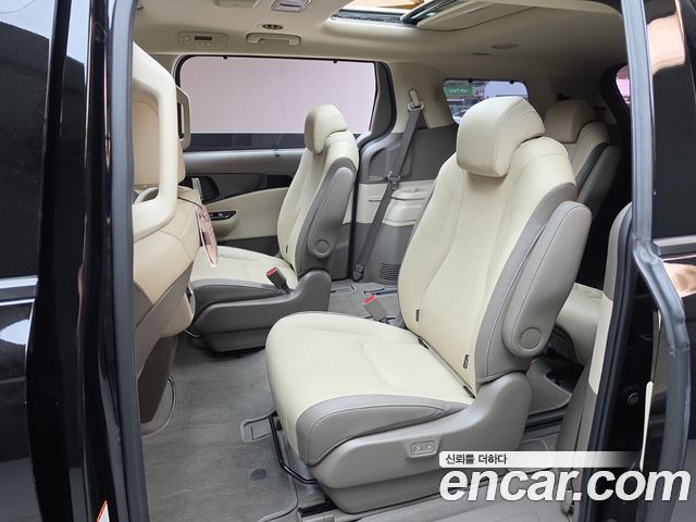 Kia Canival 2023 — photo 18