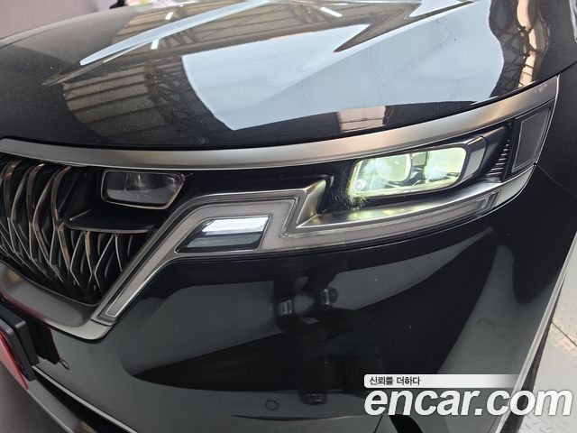 Kia Canival 2023 — photo 8