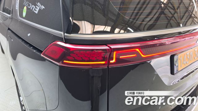 Kia Canival 2023 — photo 9