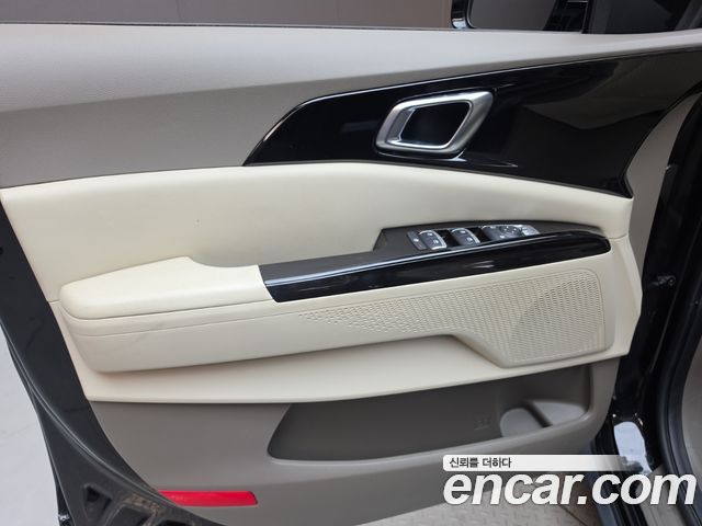 Kia Canival 2023 — photo 14