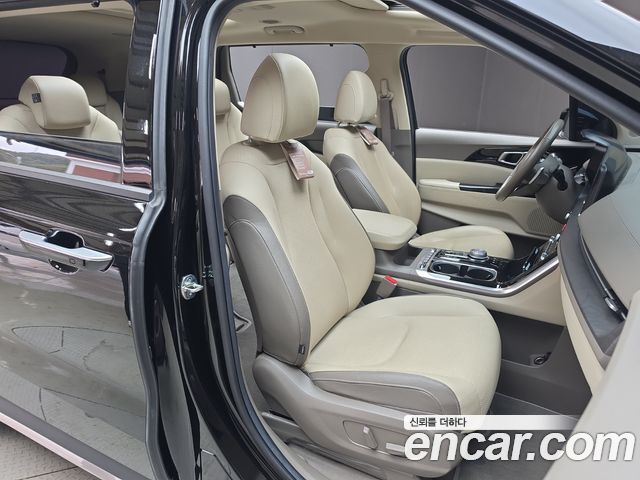 Kia Canival 2023 — photo 16