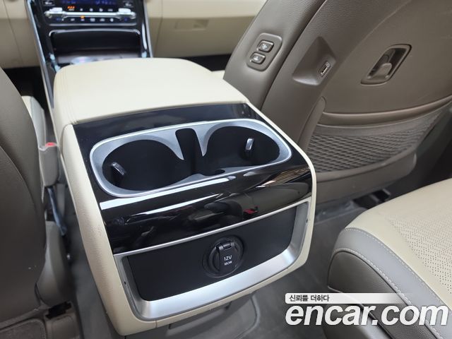 Kia Canival 2023 — photo 31