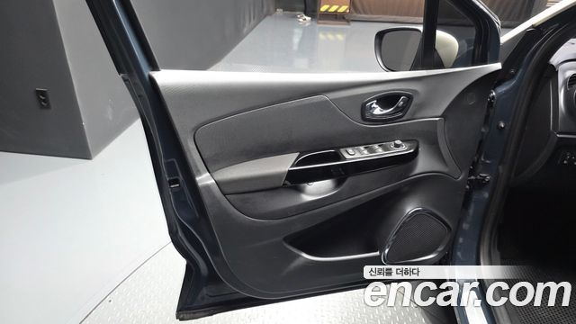 Renault Korea QM3 2016 — photo 14