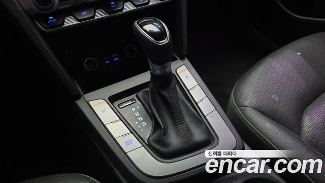 Hyundai AVANTE 2020 — photo 12
