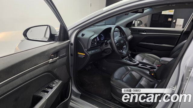 Hyundai AVANTE 2020 — photo 13