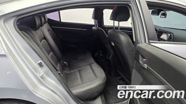 Hyundai AVANTE 2020 — photo 18