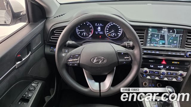 Hyundai AVANTE 2020 — photo 19