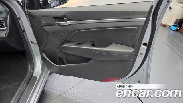 Hyundai AVANTE 2020 — photo 14