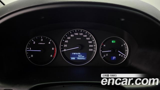 Hyundai Starex 2017 — photo 11