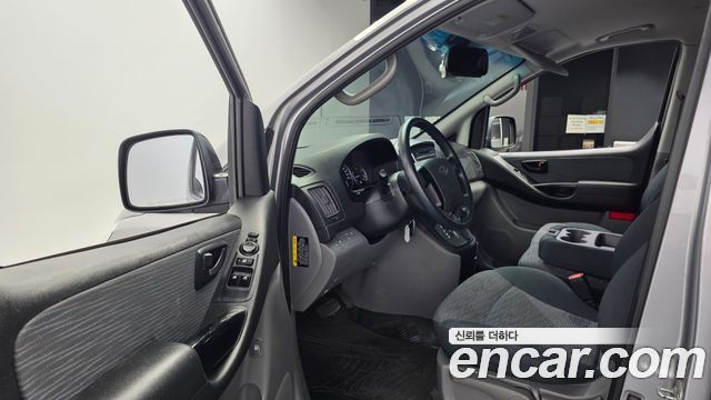 Hyundai Starex 2017 — photo 13