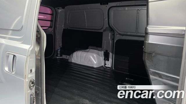 Hyundai Starex 2017 — photo 18